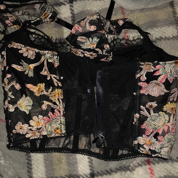 victoria secrets black floral bustier - Picture 4 of 4